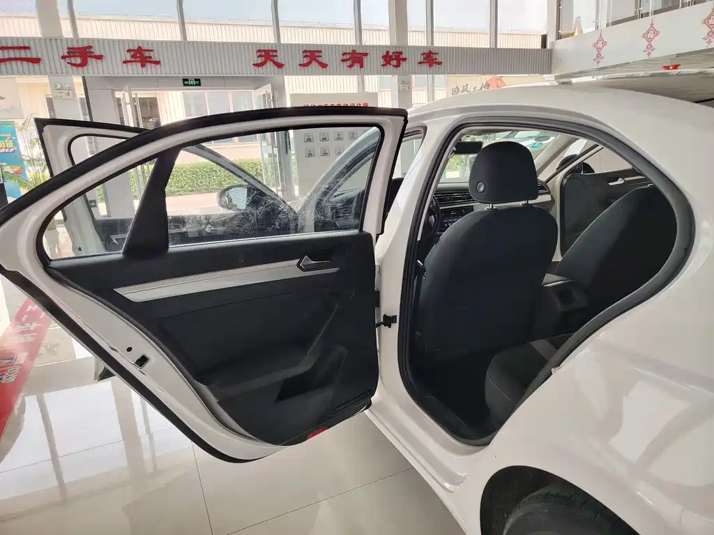 Volkswagen Lamando 2019 230TSI DSG VI