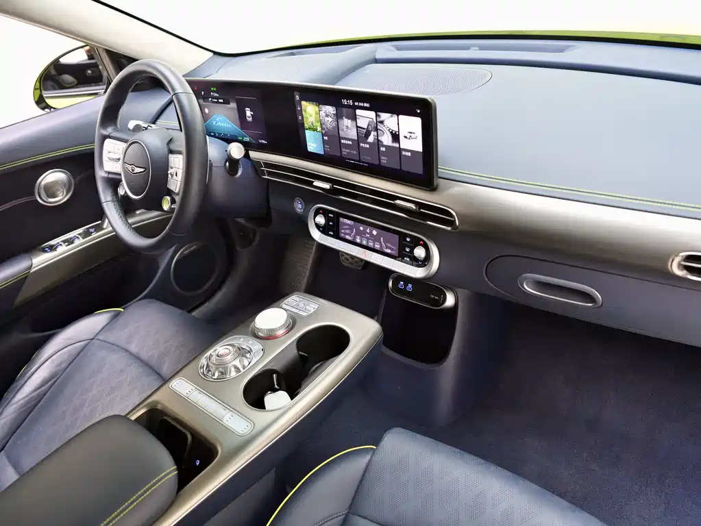 Genesis GV60 2023 Flagship