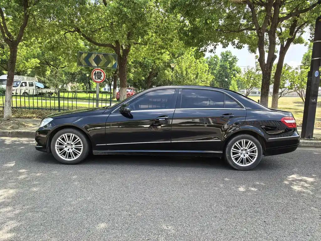 Mercedes-Benz E-Class — миниатюра 4