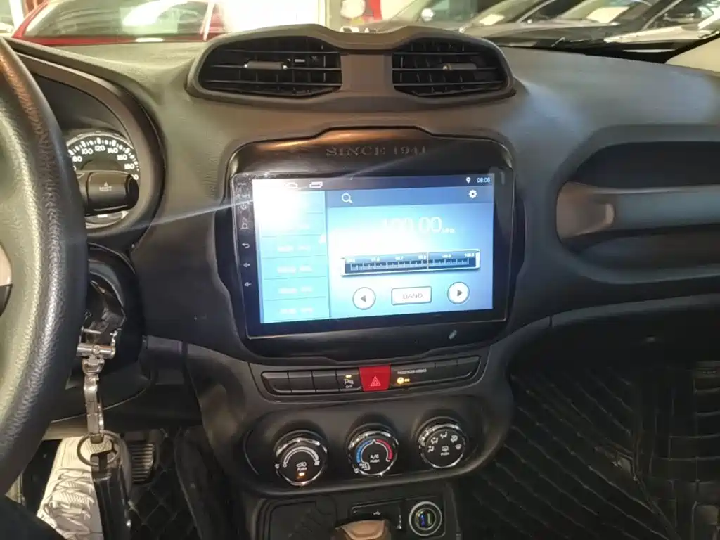 Jeep Renegade — миниатюра 13
