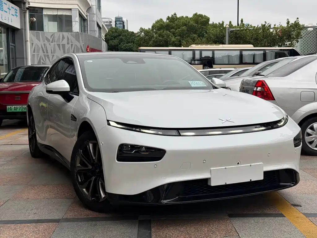 XPeng P7 — миниатюра 11