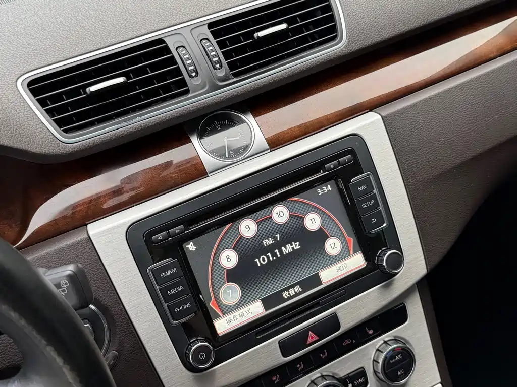 Volkswagen Magotan (Import) — миниатюра 9