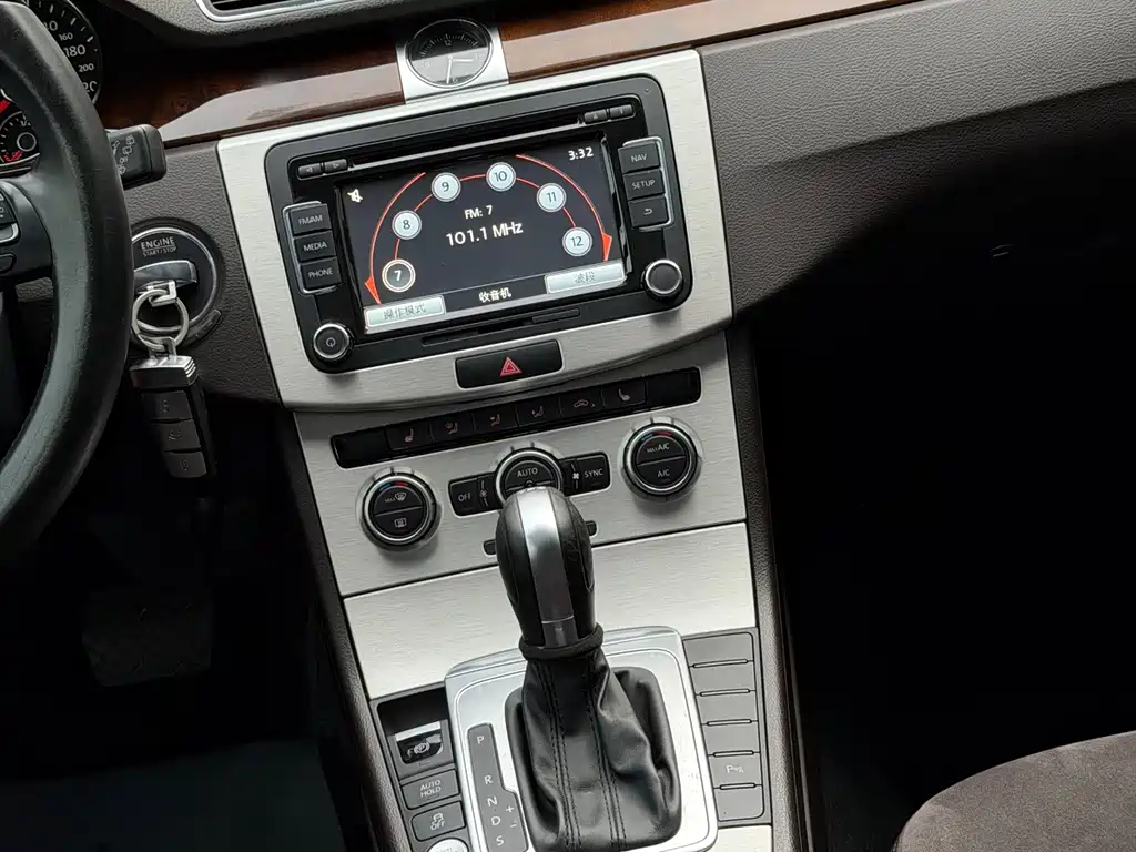 Volkswagen Magotan (Import) — миниатюра 7
