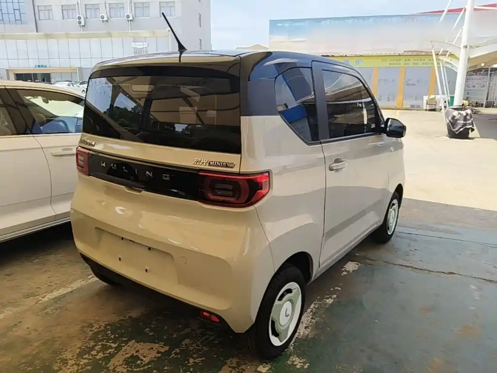 Wuling MINIEV — миниатюра 7