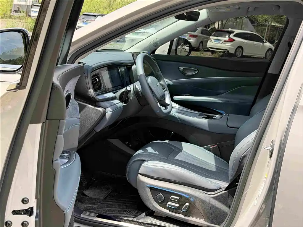 BYD 07 DM-i 2025 150 +