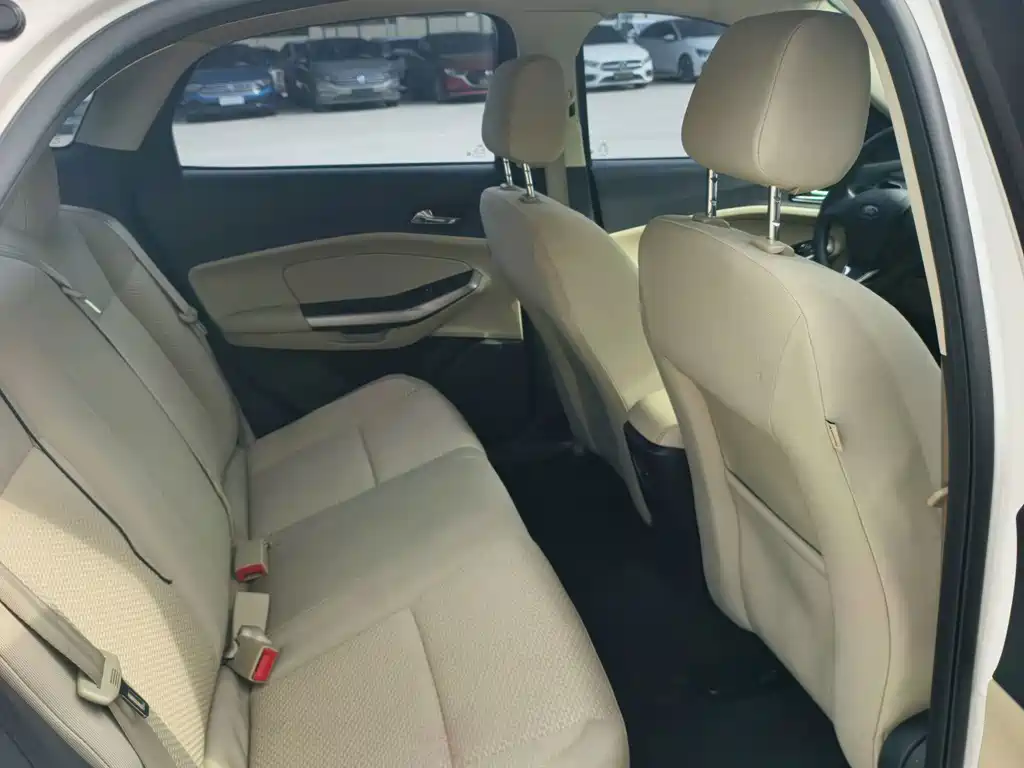 Ford Escort 1.5L Auto Comfort Type, фото 9