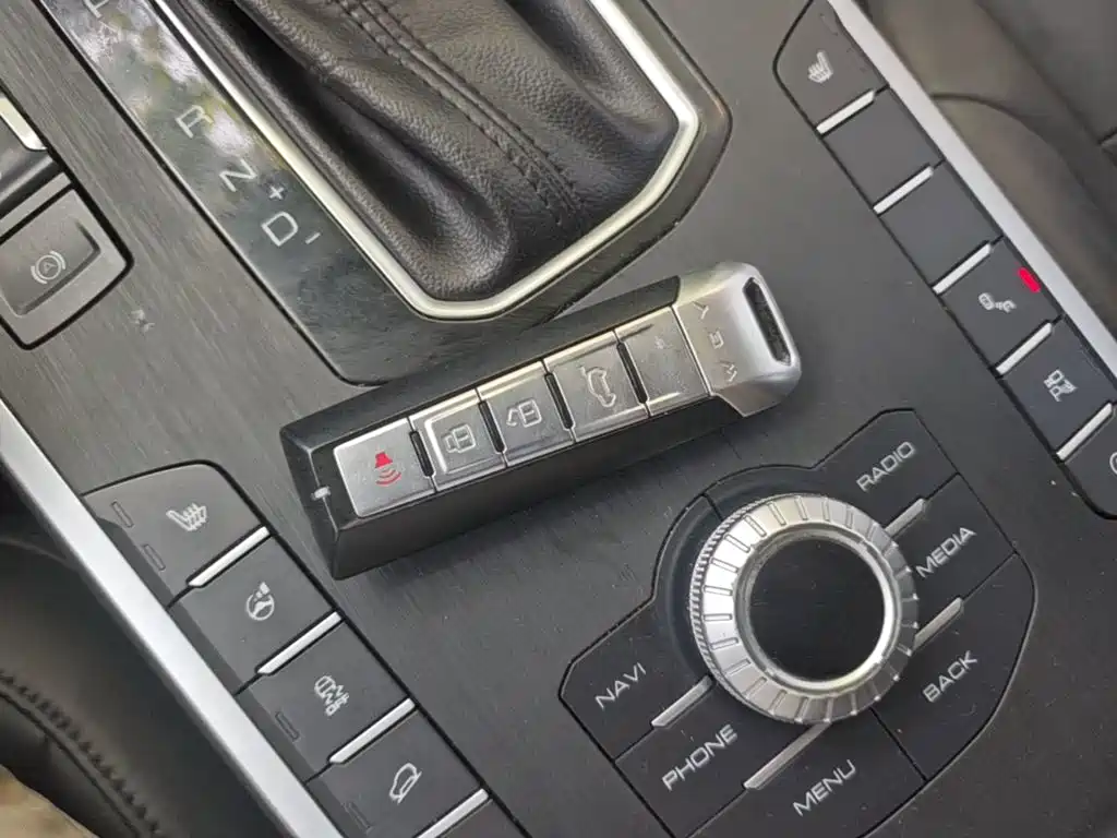 Wey Wey VV5 — миниатюра 9