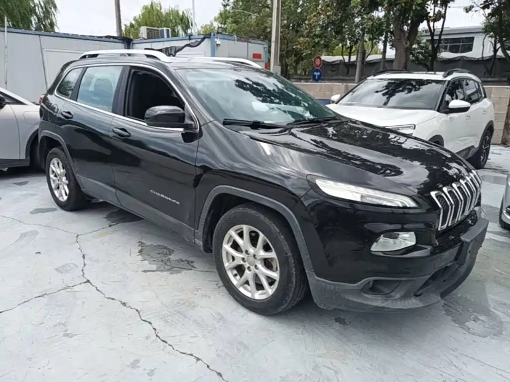 Jeep Cherokee — миниатюра 4