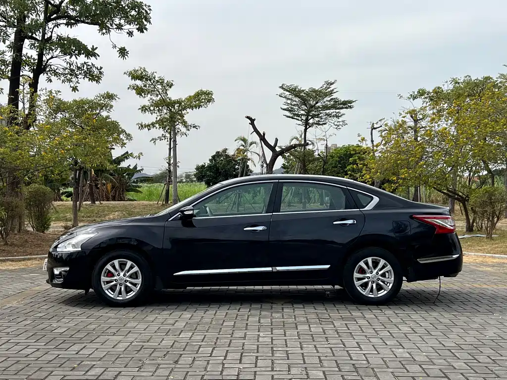 Nissan Altima 2013 2.0L XE Fashion
