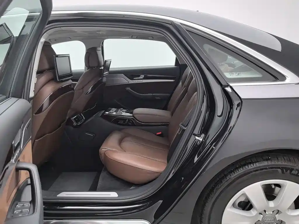 Audi A8 — миниатюра 15