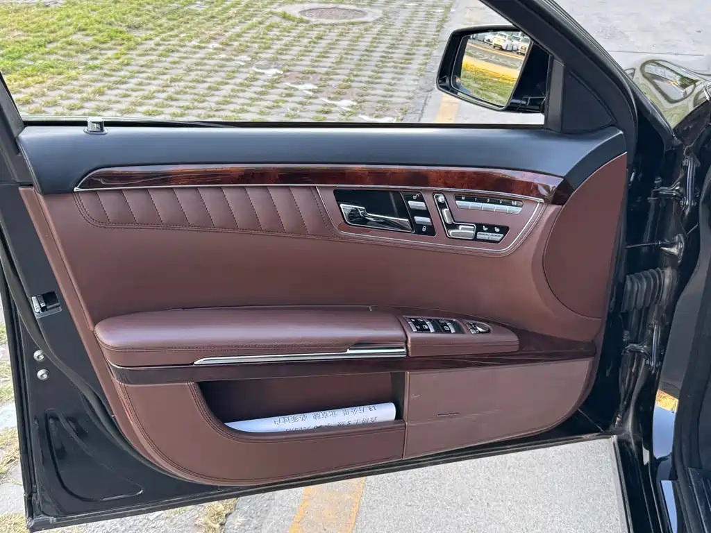 Mercedes-Benz S-Class — миниатюра 8