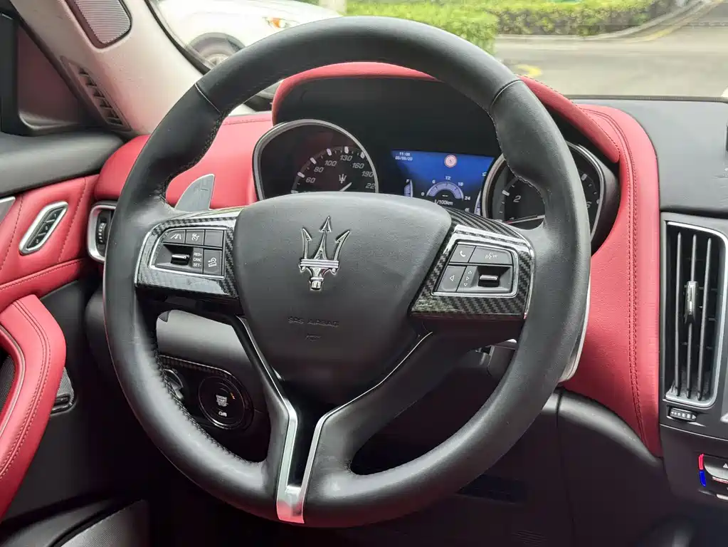 Maserati Levante — миниатюра 7