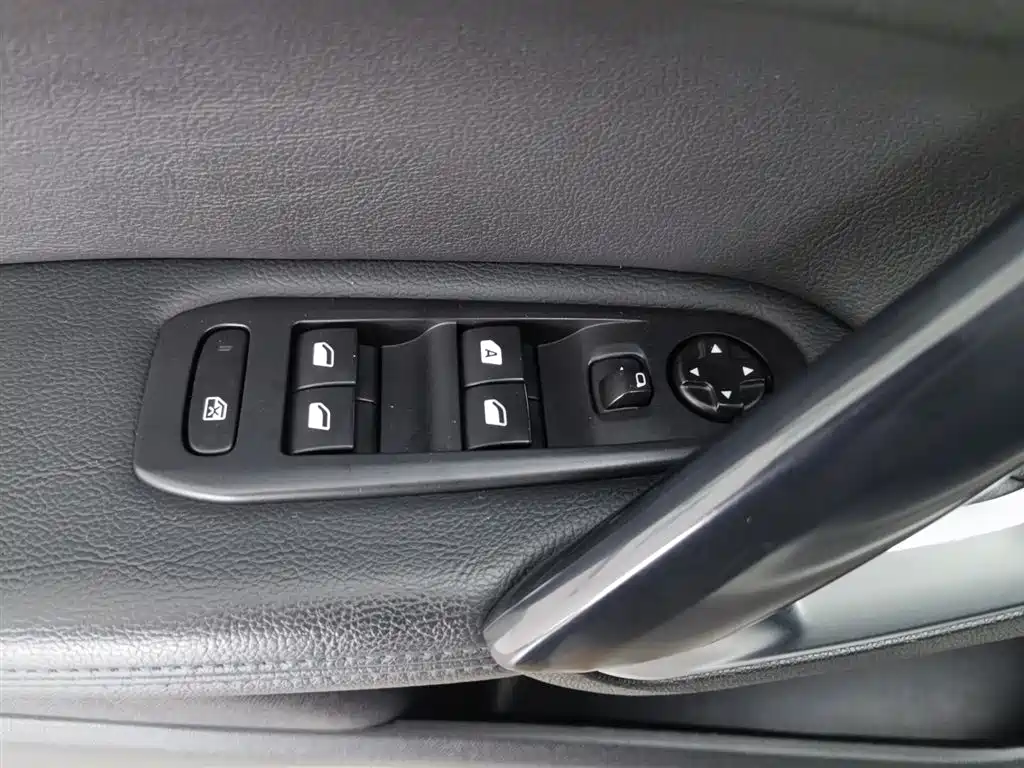 Peugeot 308 2019 190THP AT Fashion V
