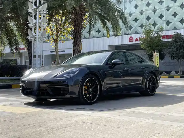 PORSCHE PANAMERA 2022