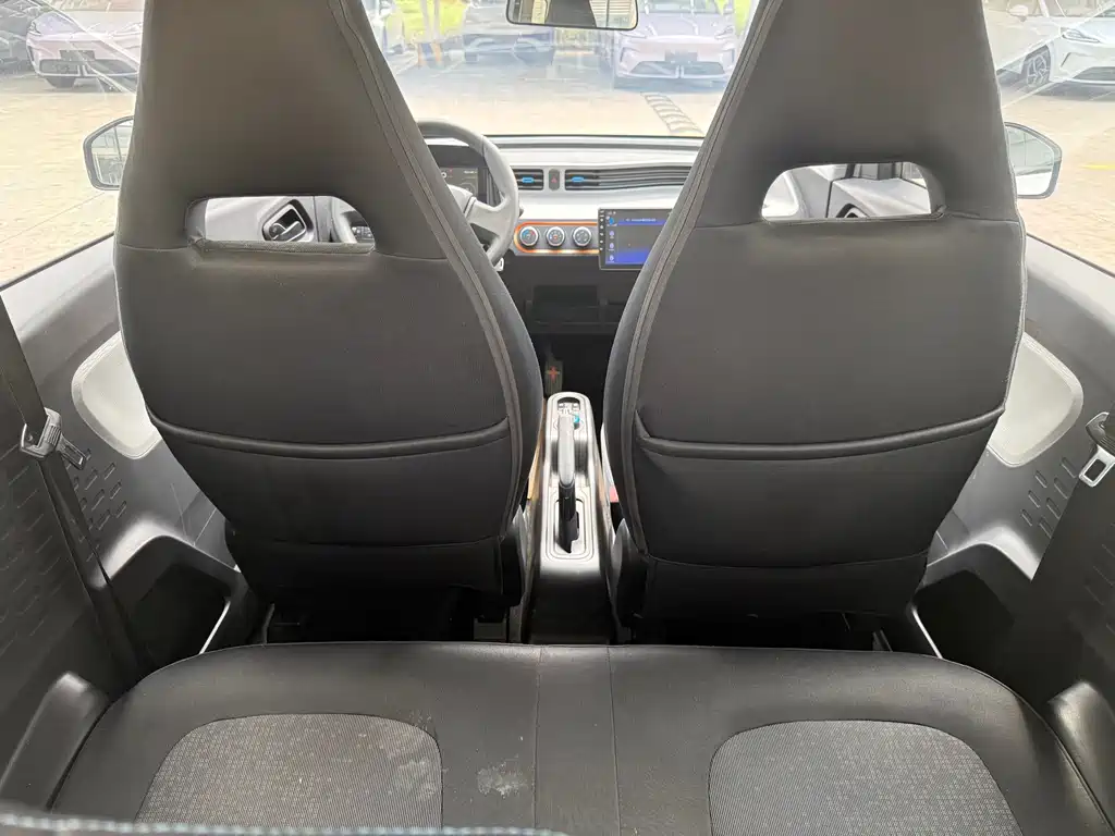 Wuling MINIEV — миниатюра 10