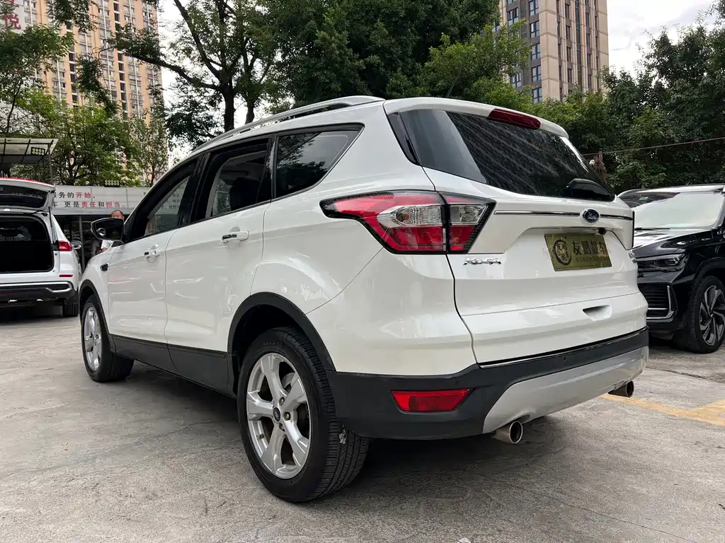 Ford Kuga — миниатюра 17