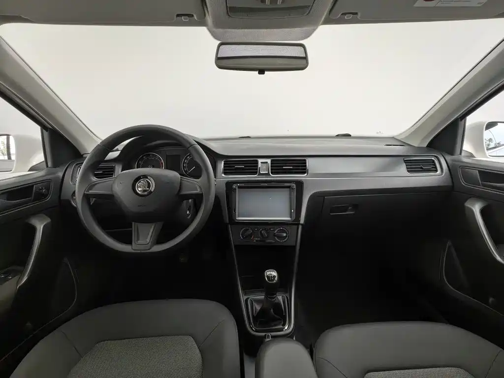 Skoda Rapid Spaceback — миниатюра 5