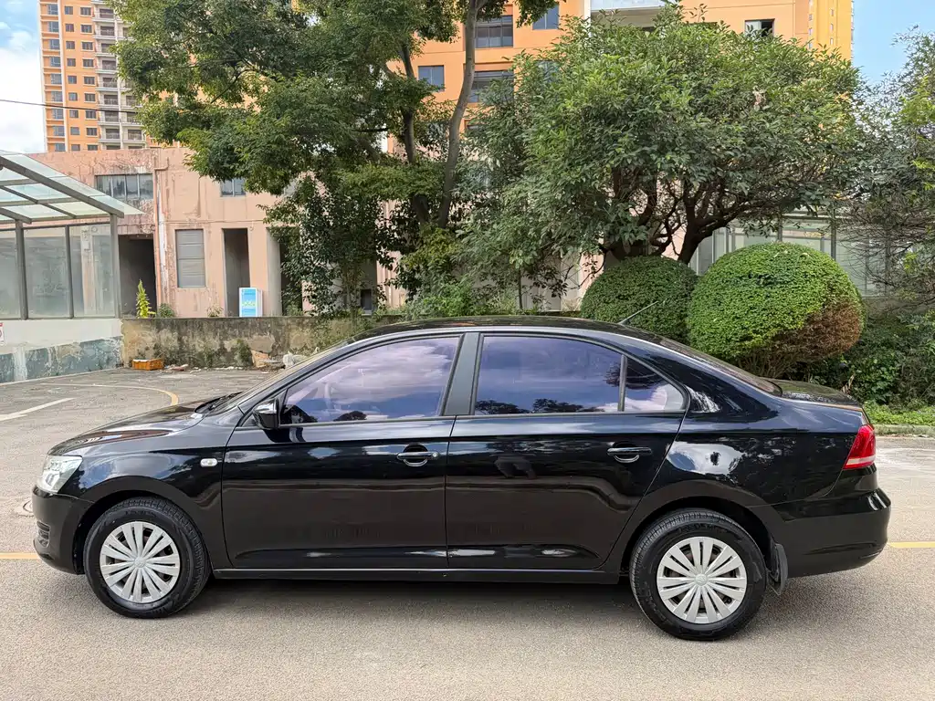Volkswagen Santana — миниатюра 7