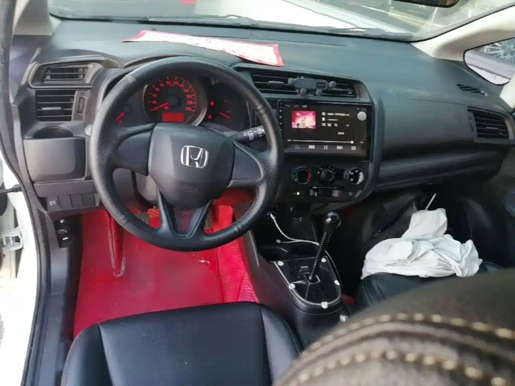 Honda Fit — миниатюра 10