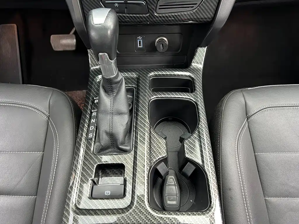 Ford Kuga — миниатюра 13