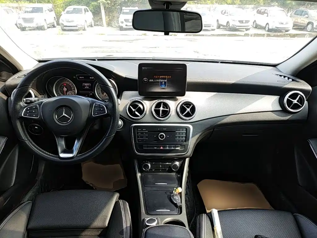 Mercedes-Benz GLA — миниатюра 10