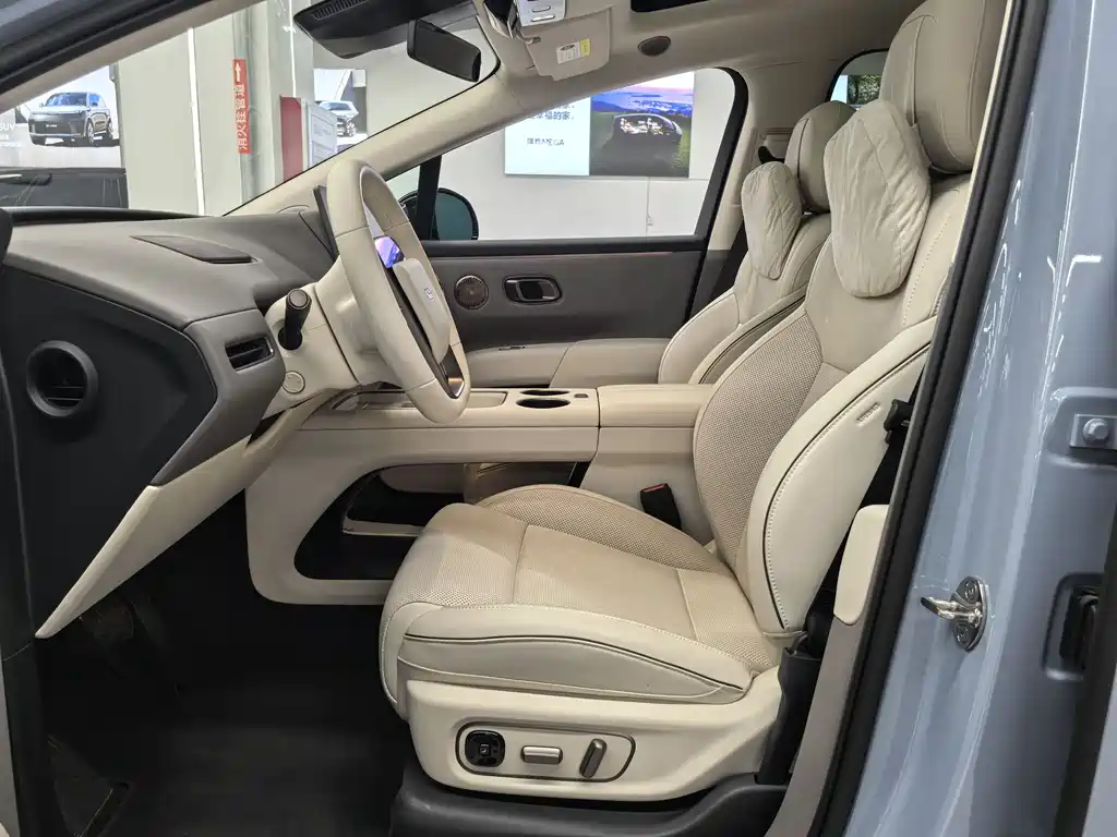 Li Auto i8 2025 Standard