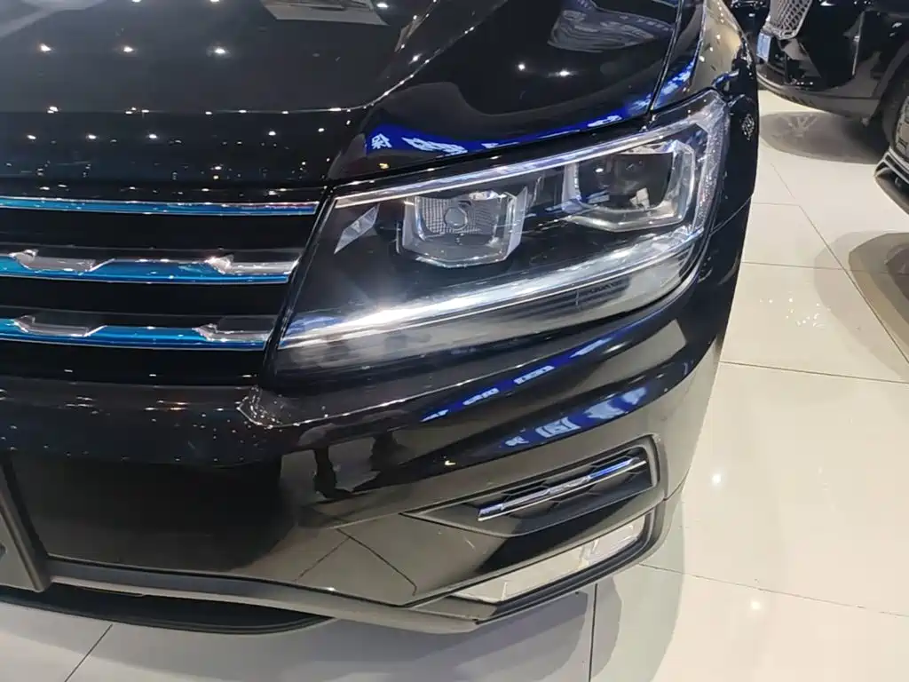 Volkswagen Tiguan L — миниатюра 24