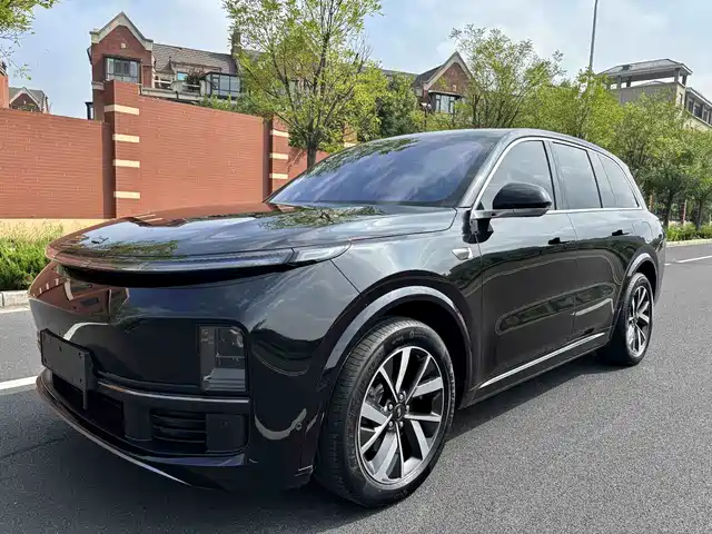 2023 Li Xiang L8