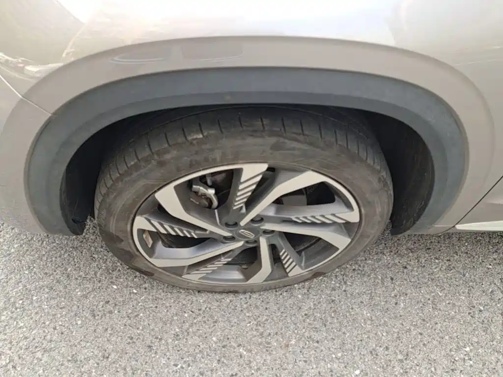 Geely Xingyue L — миниатюра 23