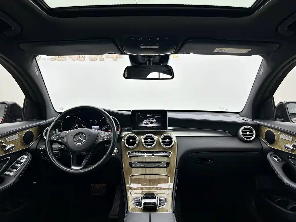 Mercedes-Benz GLC 2017 GLC 260 4MATIC SUV