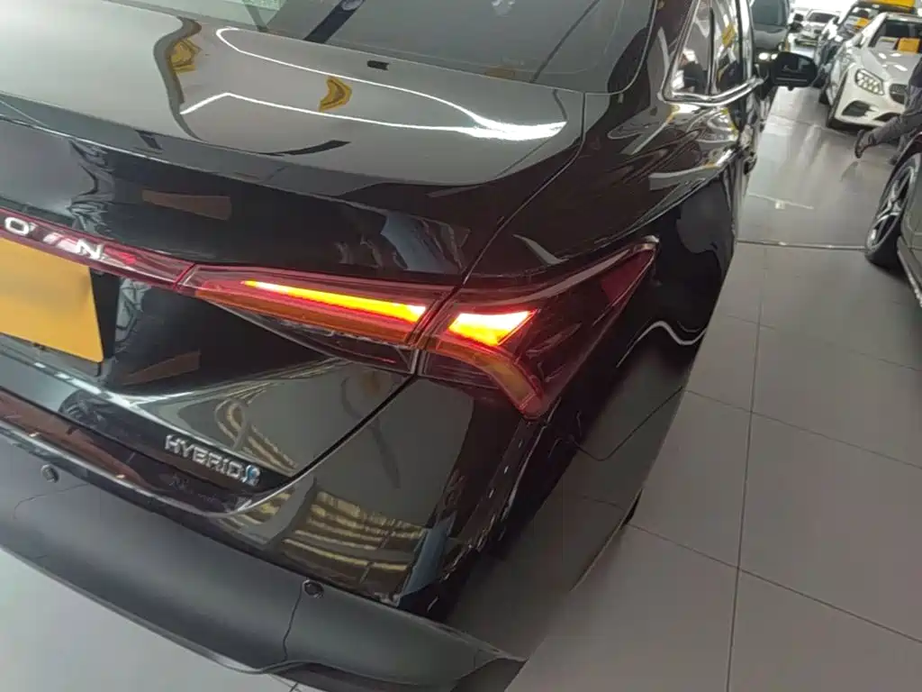 Toyota Avalon — миниатюра 8