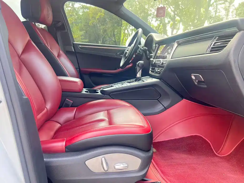 Porsche Macan — миниатюра 12
