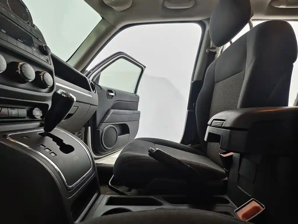 Jeep Patriot — миниатюра 12