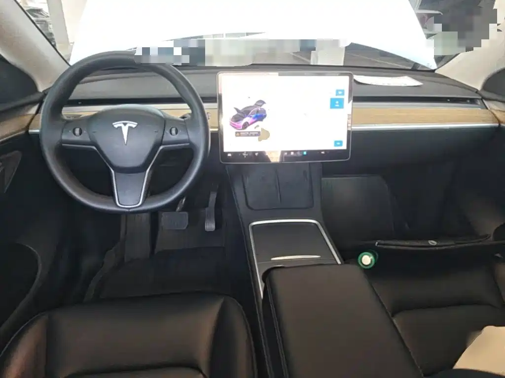 Tesla Model Y — миниатюра 14