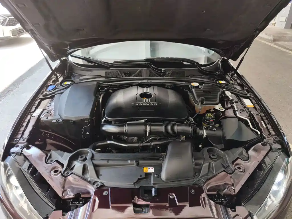 Jaguar XF — миниатюра 19