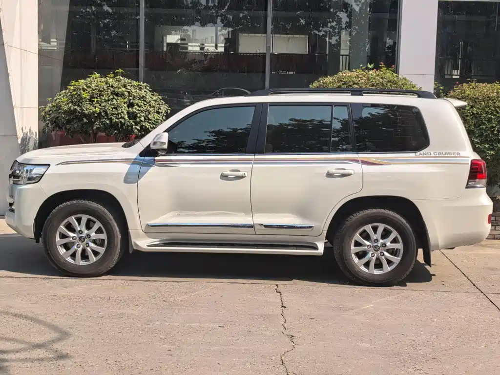 Toyota Land Cruiser — миниатюра 2