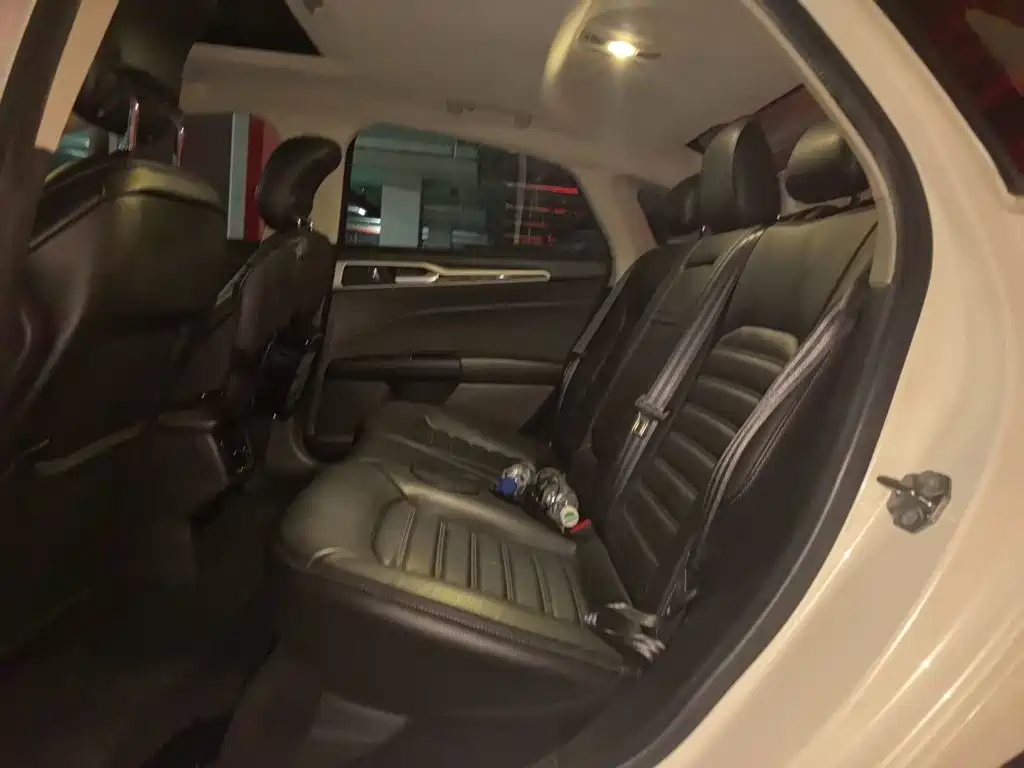 Ford Mondeo — миниатюра 18