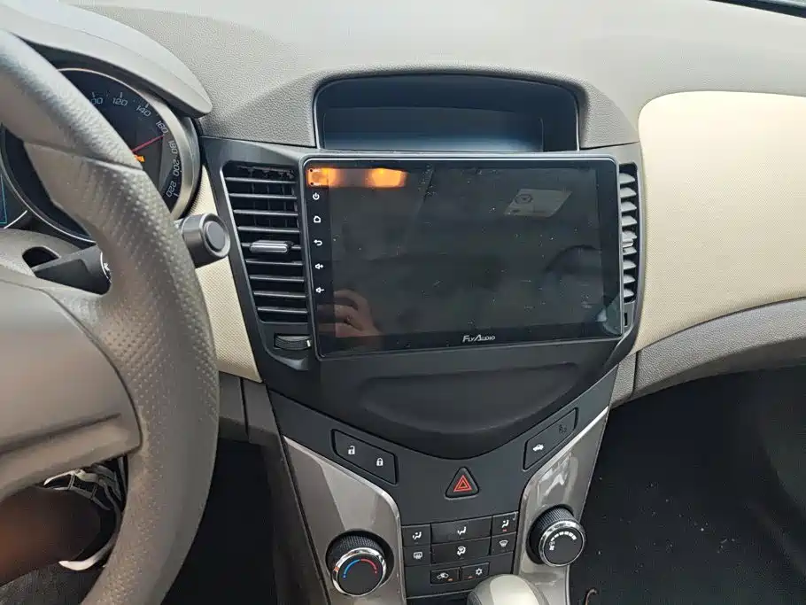Chevrolet Cruze — миниатюра 13