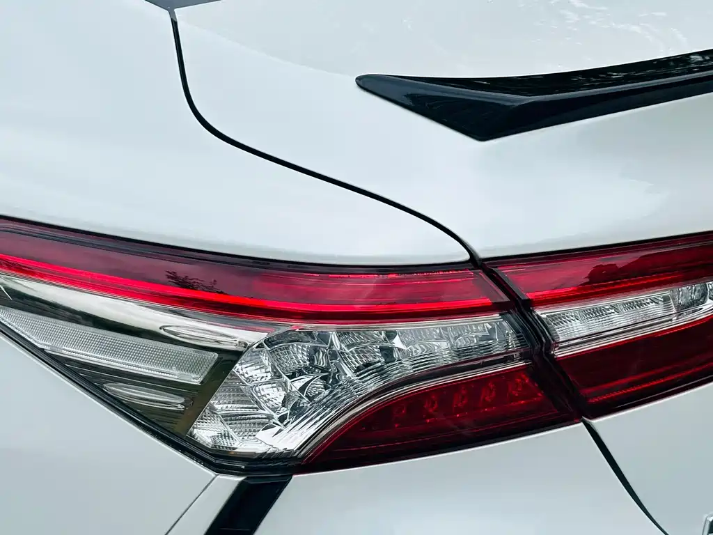 Toyota Camry — миниатюра 10