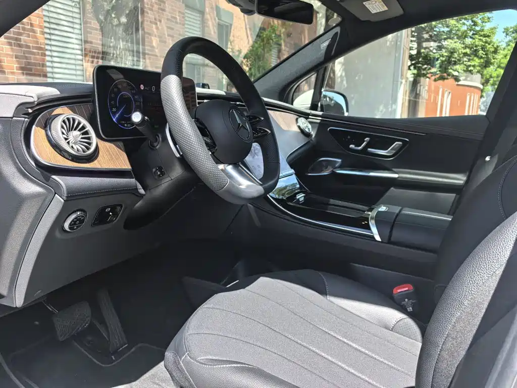 Mercedes-Benz EQE SUV — миниатюра 5