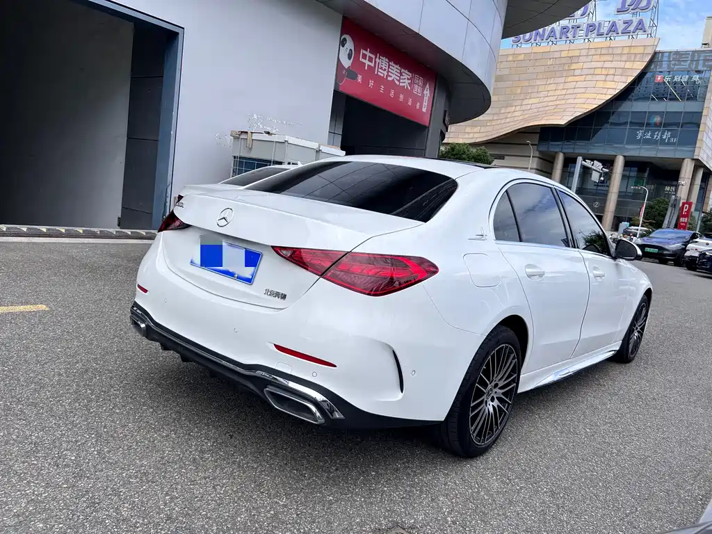 Mercedes-Benz C-Class — миниатюра 16