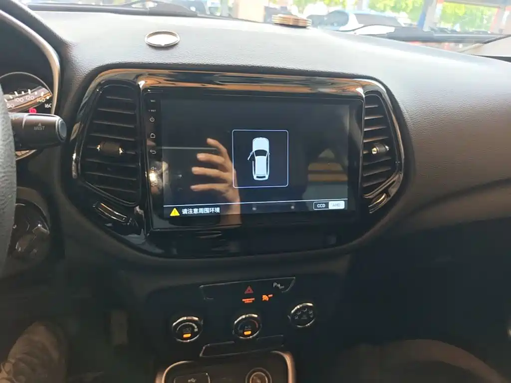 Jeep Compass — миниатюра 13