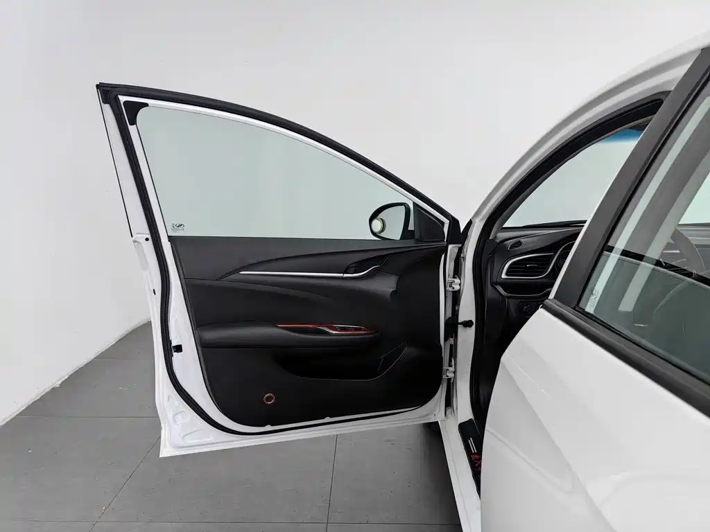 Buick Excelle — миниатюра 8