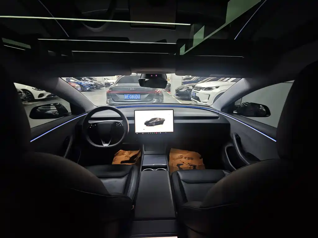 Tesla Model 3 — миниатюра 11