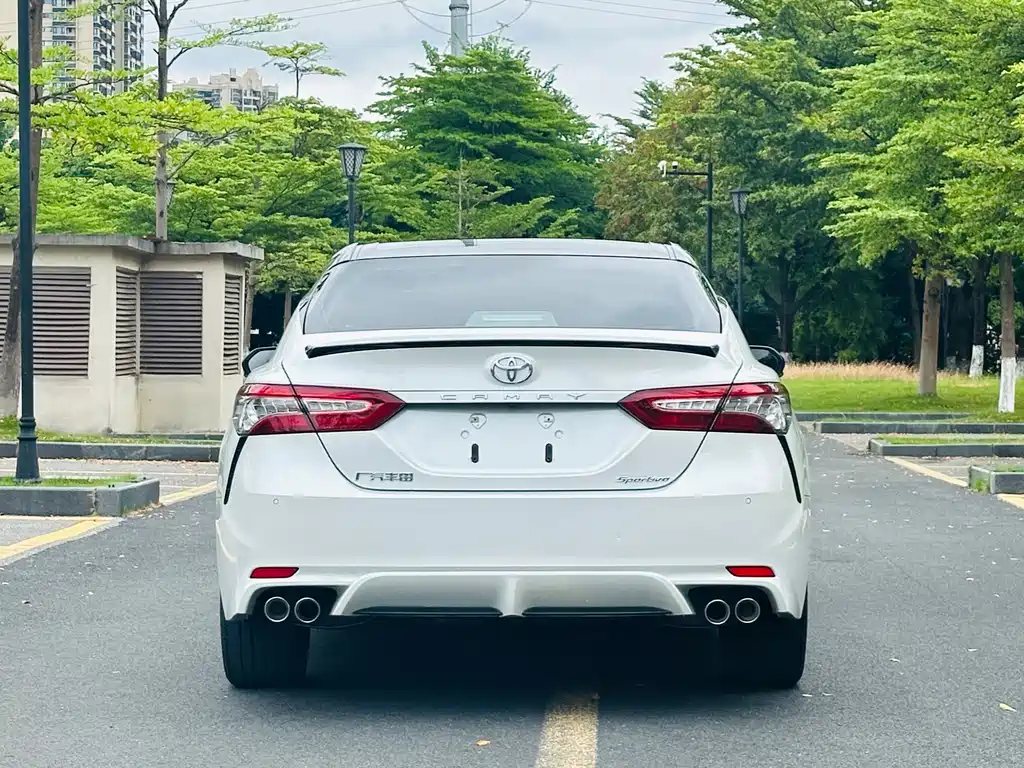 Toyota Camry — миниатюра 6