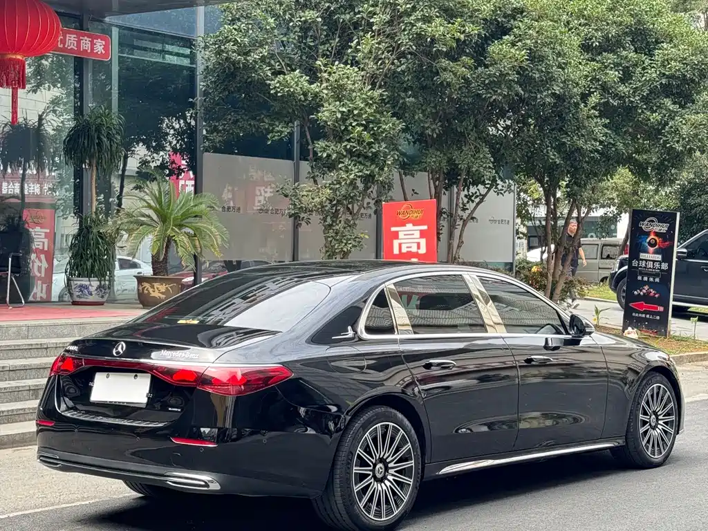 Mercedes-Benz E-Class — миниатюра 4
