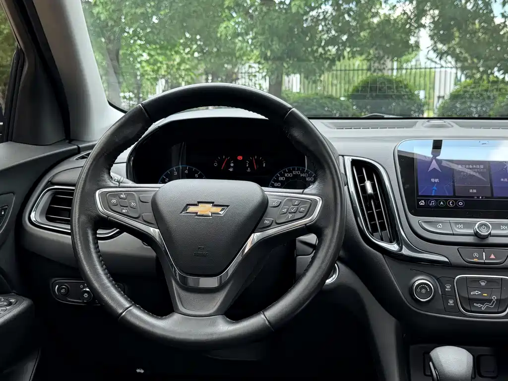 Chevrolet Equinox — миниатюра 17
