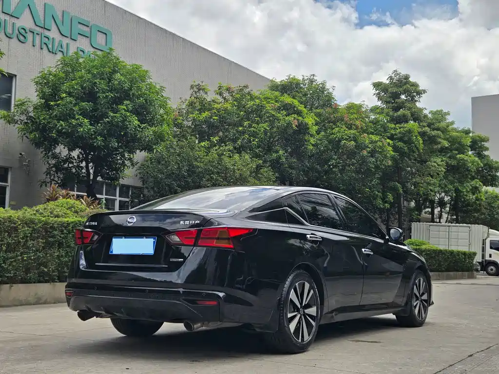 Nissan Teana — миниатюра 4