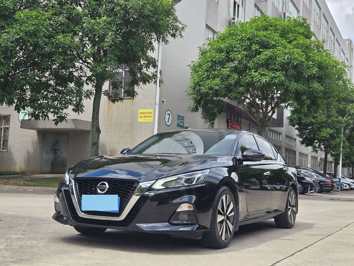 Nissan Teana 2.0 л 2023 г. Чёрный, пробег 25000 км