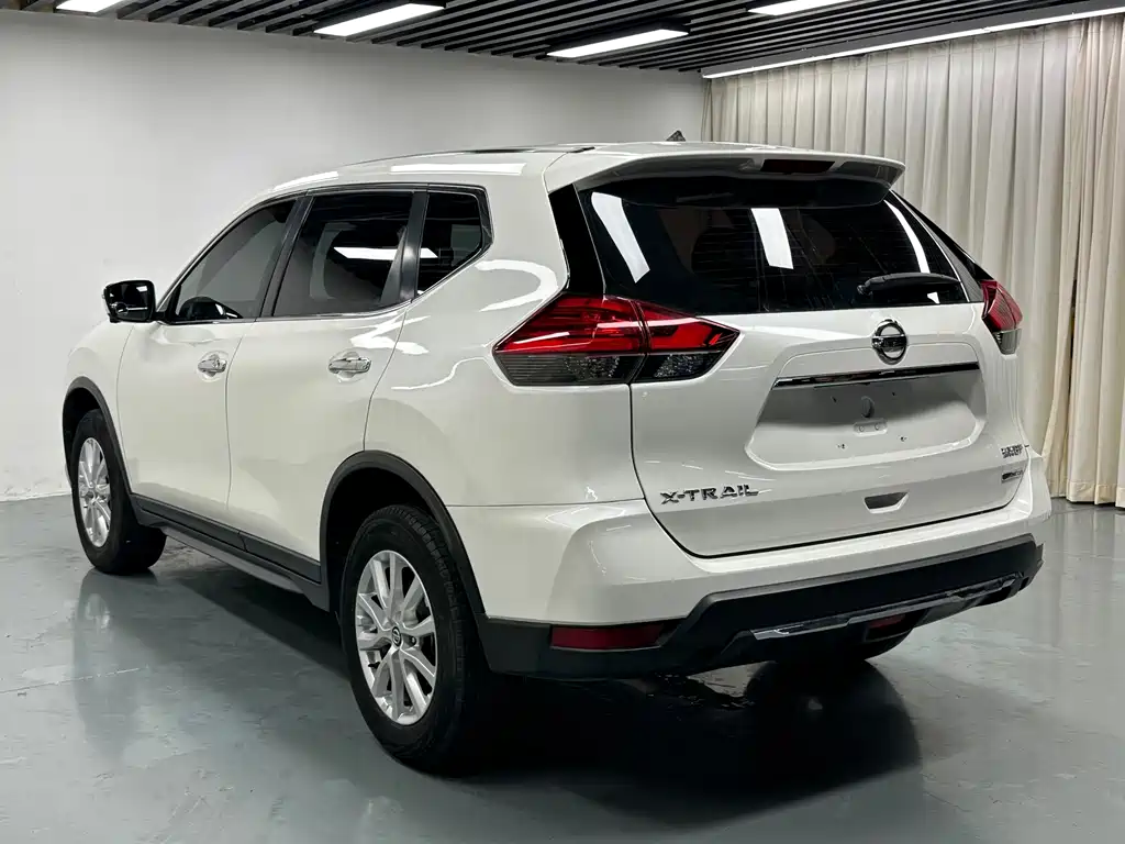 Nissan X-Trail — миниатюра 5